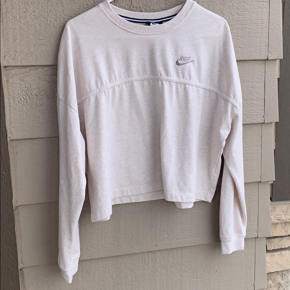 Cropped Nike Top